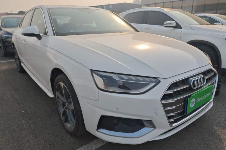 Used Audi A4L 2020 40 TFSI Fashionable and Elegant Model
