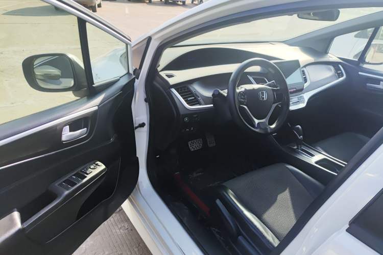 Used Honda Jade 2016 1.8L Automatic Comfort Elite Version 5 Seats
