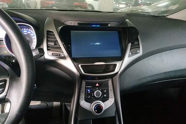 Used Hyundai Elantra 2016 1.6L Automatic Smart Version
