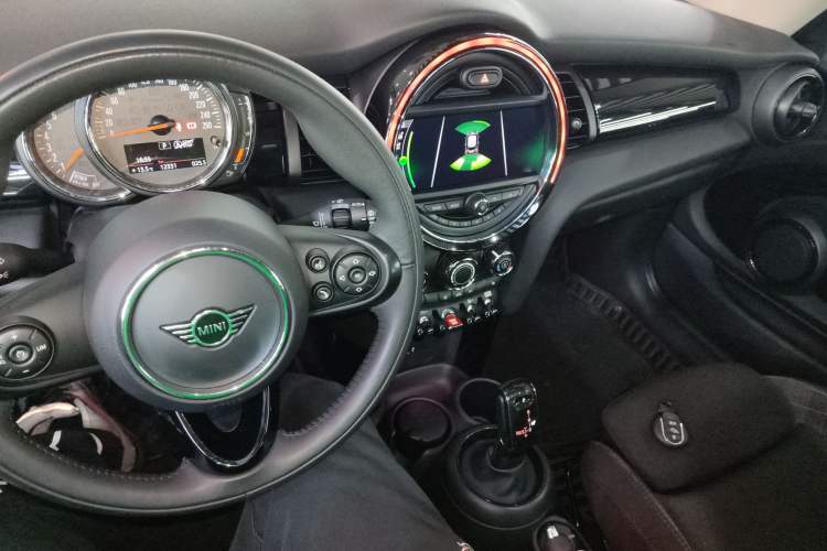 Used  MINI 2018 1.5T COOPER Classic Edition
