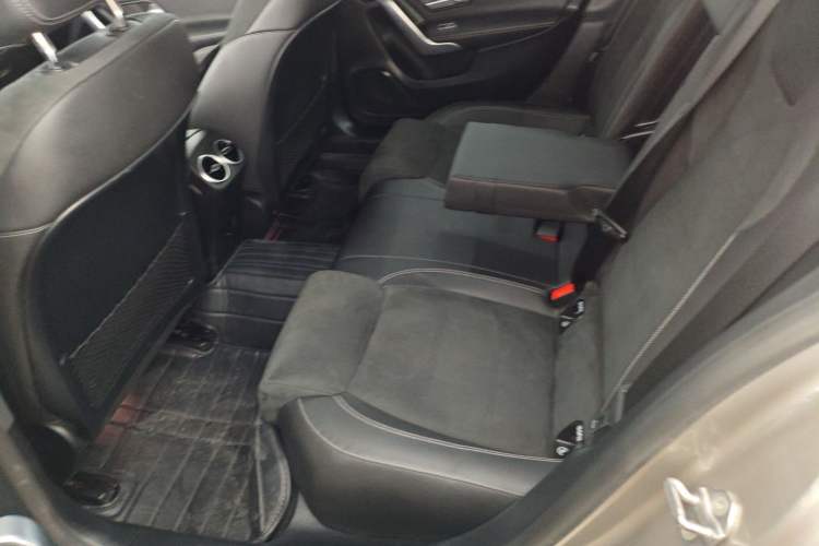 Used Mercedes-Benz A-Class 2021 A 200 L Sport Sedan Fashion Model
