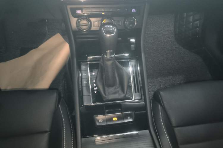 Used Skoda Superb 2016 TSI330 DSG Smart Drive Edition
