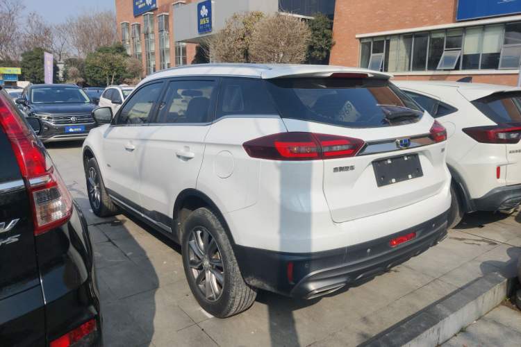 Used Geely Auto Emgrand X7 Sport 2018 1.8TD Automatic Two-Wheel Drive Smart Connect 4G Internet Edition
