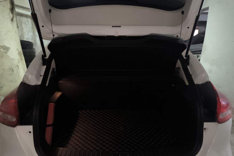 Used Ford Focus 2018 Hatchback Classic 1.6L Automatic Comfort Plus SmartDrive Edition
