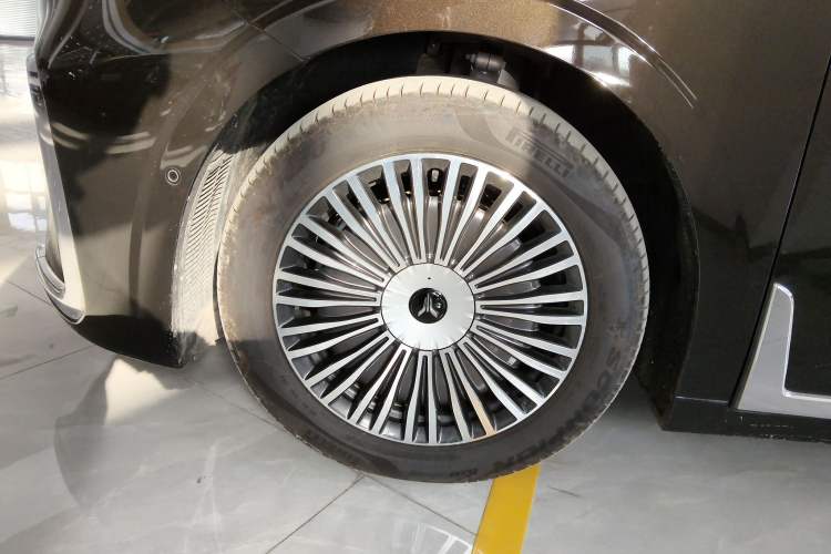 Used VOYAH Dream 2025 PHEV Four-Wheel-Drive Flagship Kunpeng Edition
