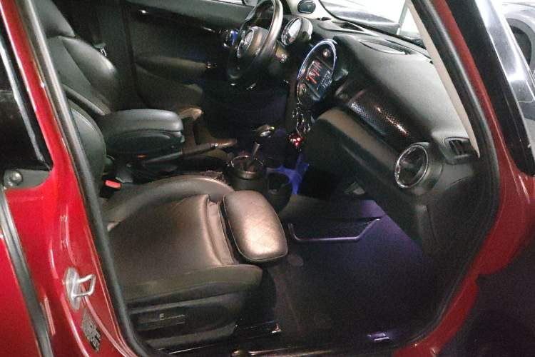 Used  MINI 2016 2.0T COOPER S Pioneer Edition Five-Door Model
