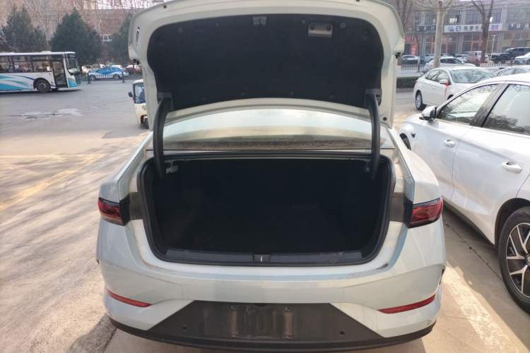 Used BYD Qin PLUS 2025 DM-i Smart Drive 55KM Beyond Model
