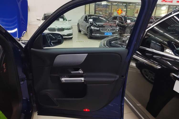 Used Mercedes-Benz GLB 2022 Second Facelift GLB 200 Fashion Edition