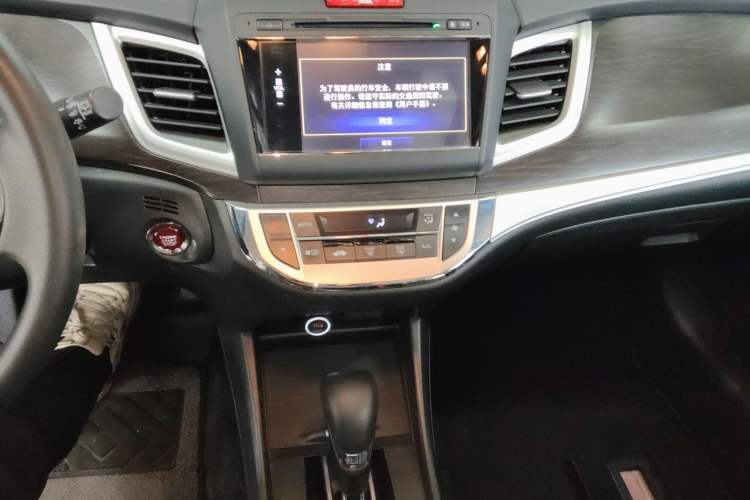 Used Honda Jade 2014 1.8L Automatic Comfort Elite Version 5 Seats
