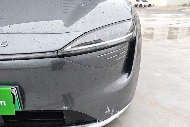 Used Hima Luxeed R7 2025 Range-Extended Version 251 km Max
