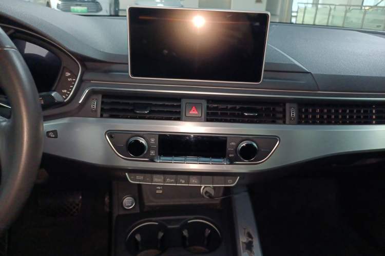 Used Audi A4L 2019 40 TFSI Fashion Edition China VI Emission Standard
