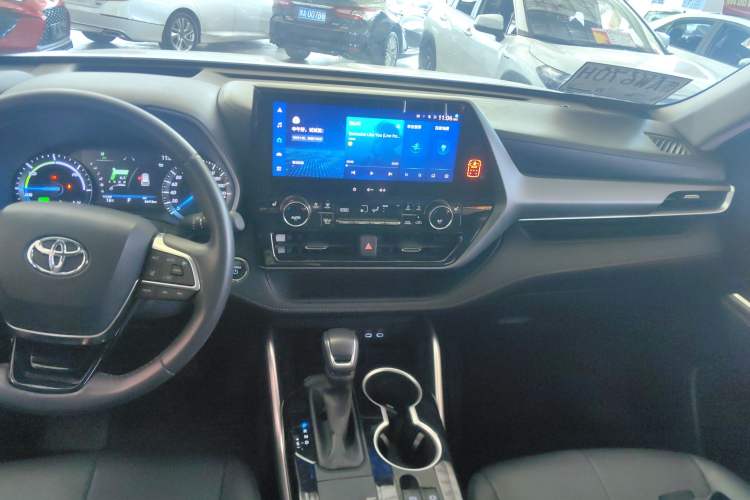 Used Toyota Highlander 2023 2.5L Smart Electric Hybrid Dual-Engine Four-Wheel Drive Prestige Version – 7 Seats
