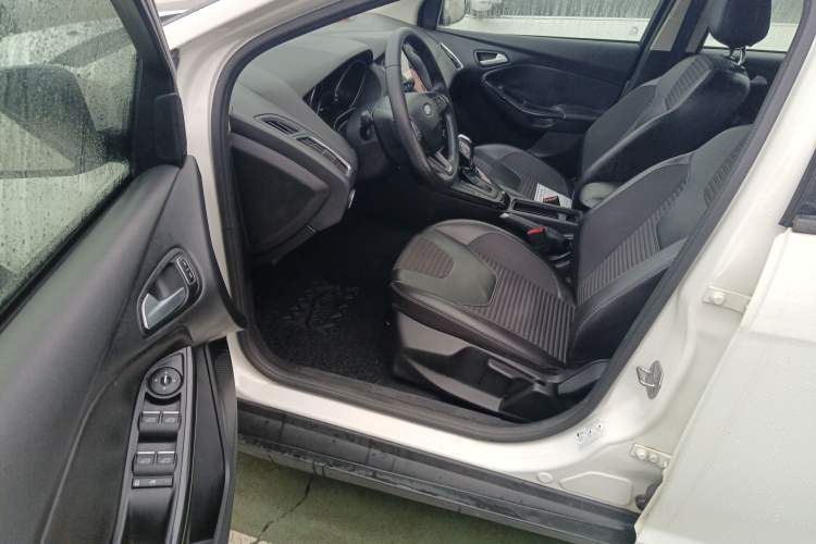 Used Ford Focus 2017 Sedan 1.6L Automatic Fashion Edition Smart Drive Version