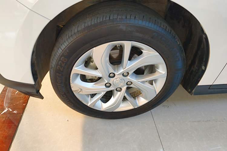 Used Buick Velite 6 2023 430km Range Commuter Version
