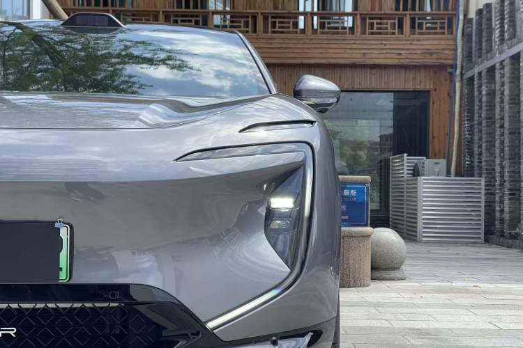 Used  07 2024 Max Extended-Range Edition