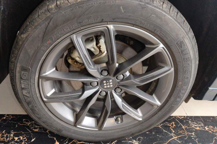 Used  E5 PLUS 2026 Model, 165km Long-Range First-Adoption Edition, 7-seater
