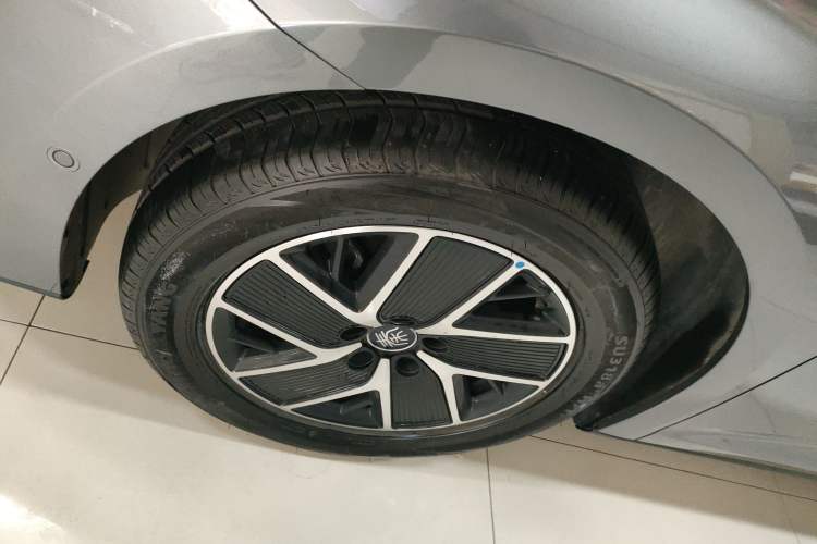 Used BYD Qin L 2025 DM-i Smart Drive 120KM Superior Model