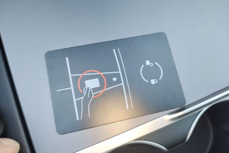 Used Tesla Model Y 2025 Rear-Wheel-Drive Version
