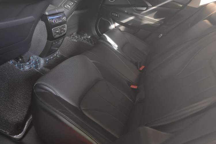 Used Geely Auto Emgrand GT 2015 1.8T Flagship Model
