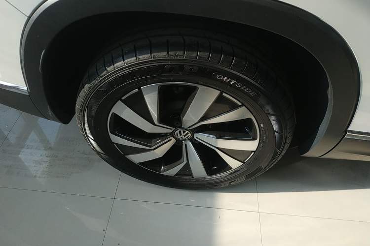 Used Volkswagen Tayron 2021 330TSI Two-Wheel Drive Luxury Smart Connectivity Version