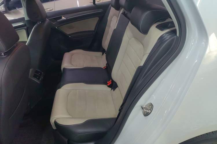 Used Volkswagen Golf 2017 230TSI Automatic Luxury Million-Vehicle Commemorative Edition
