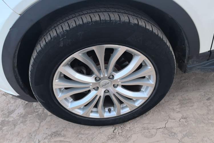 Used Land X7 2015 2.0T Panoramic Prestige Edition
