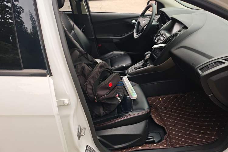 Used Ford Focus 2018 Hatchback Classic 1.6L Automatic Comfort Plus SmartDrive Edition
