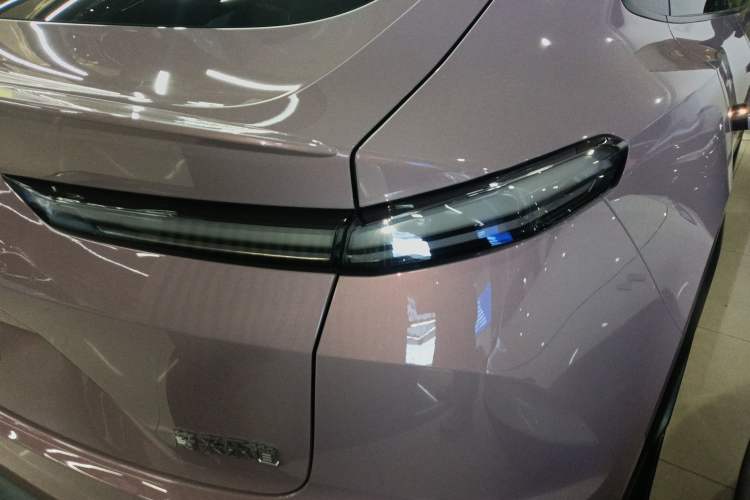 Used ONVO L60 2024 60 kWh Rear-Drive Version