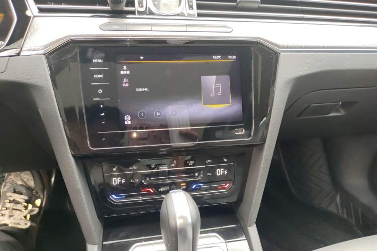 Used Volkswagen Magotan 2023 2 Million Units Limited Edition 330TSI DSG Leading Version
