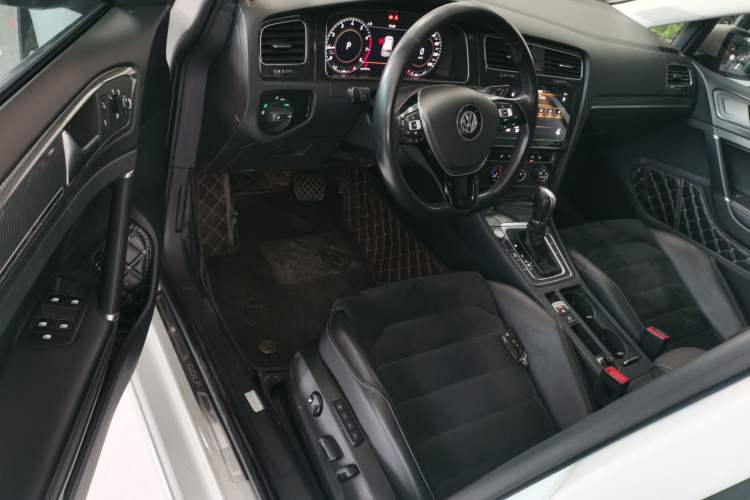 Used Volkswagen Golf 2020 280TSI DSG Luxury Edition
