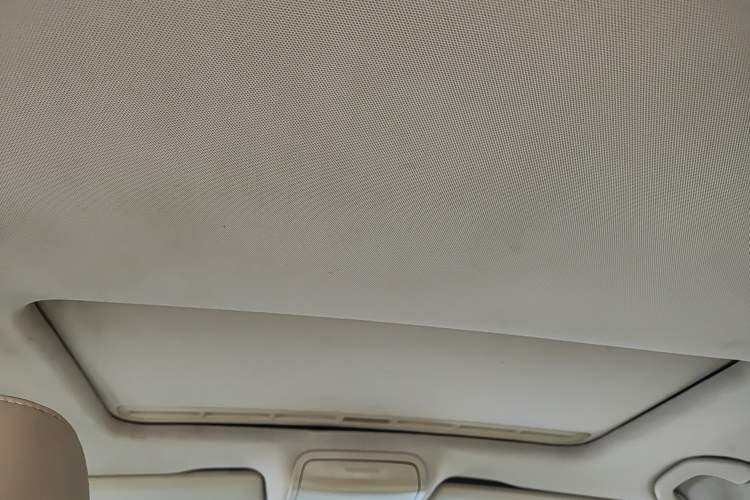 Used Volkswagen Sagitar 2014 Revised Version 1.4TSI Automatic Luxury Edition
