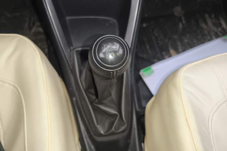 Used Toyota YARiS L 2014 1.3E Manual Charm Edition
