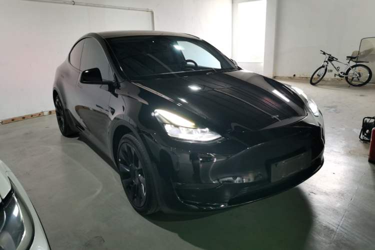 Used Tesla Model Y 2022 Long-Range All-Wheel-Drive Version