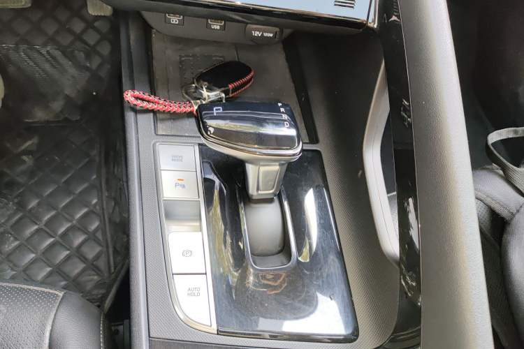 Used Hyundai Elantra 2022 1.5L CVT LUX Prestige Edition
