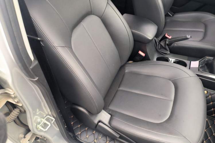 Used Great Wall Wingle 5 2021 2.0T Diesel Two-Wheel Drive Elite Version Big Double Cab China VI Standard GW4D20M
