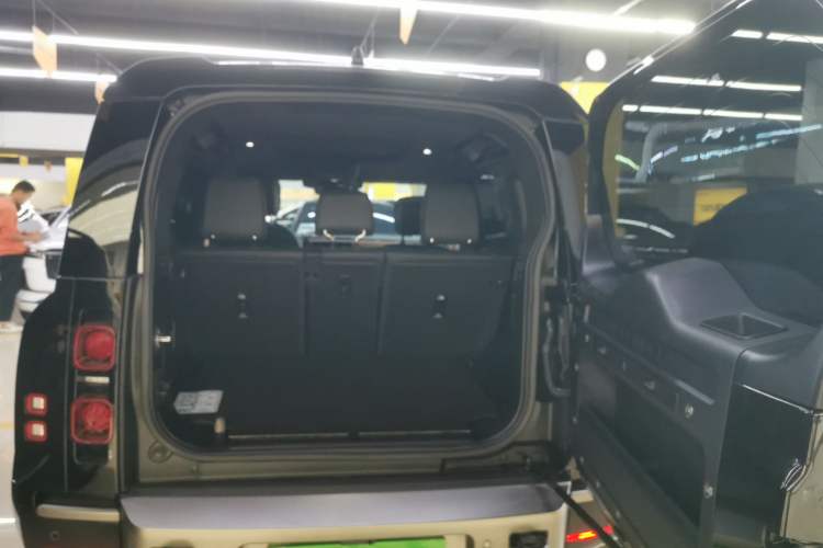 Used Land Rover Defender 2024 110 3.0T P400 X-DYNAMIC HSE
