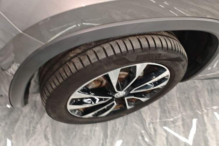 Used Skoda Kodiaq 2023 TSI330 7-Seater Two-Wheel-Drive Luxury Edition
