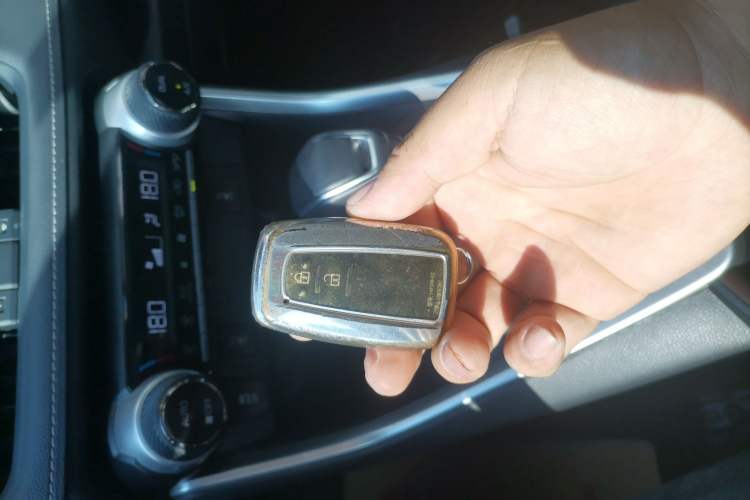 Used Toyota RAV4 2022 Dual-Engine 2.5L E-CVT Four-Wheel Drive Elite Plus Edition
