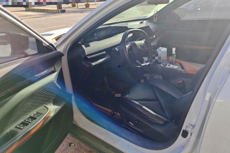 Used Changan UNI-V 2022 1.5T Prestige Version
