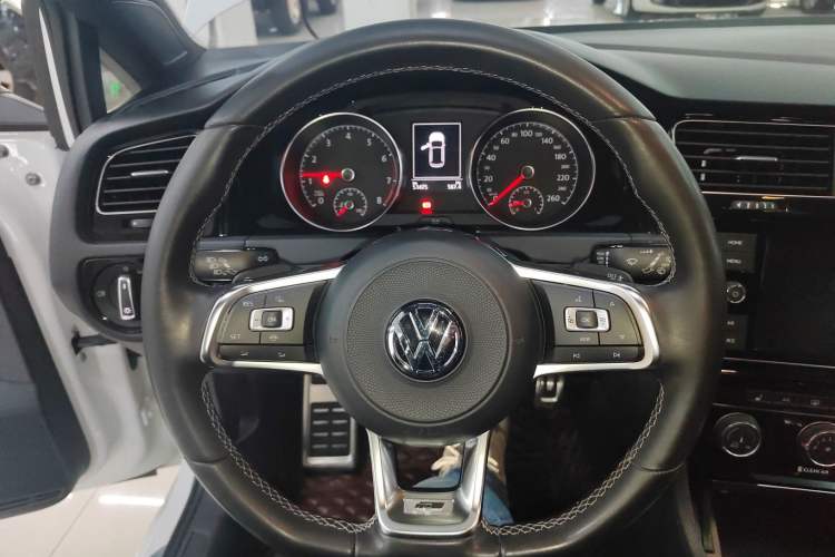 Used Volkswagen Golf 2019 280TSI DSG R-Line Model China V Standard
