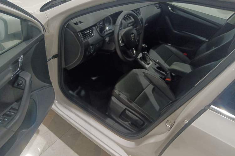 Used Skoda Octavia 2021 1.5L Automatic Comfort Edition
