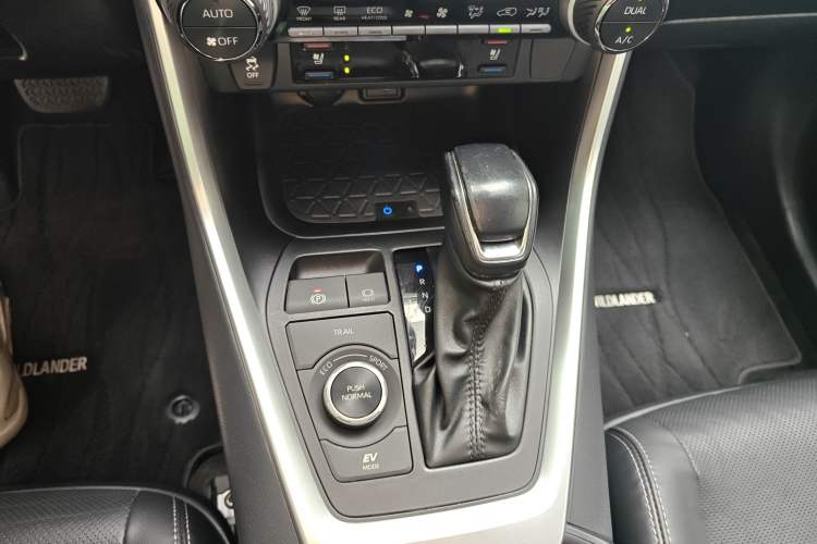 Used Toyota Wildlander 2023 Dual-Motor 2.5L E-CVT Four-Wheel Drive Prestige Edition
