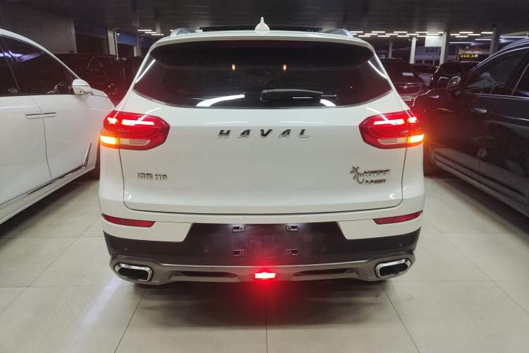 Used Haval H6 2017 Red Label 2.0T Automatic Two-Wheel Drive ZhiShang Model