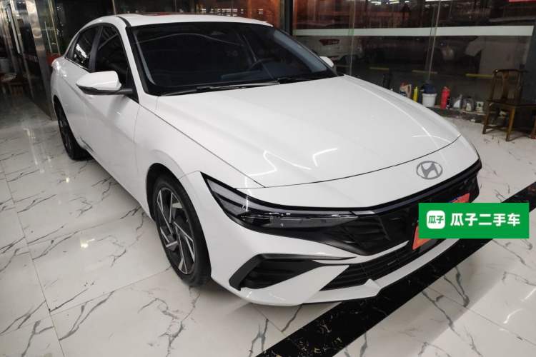 Used Hyundai Elantra 2023 1.5L CVT LUX Prestige Edition
