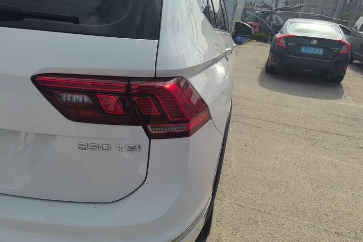 Used Volkswagen Tiguan L 2021 330TSI Automatic Two-Wheel Drive R-Line Enhanced Edition
