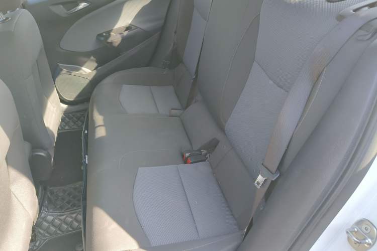 Used Chevrolet Cruze 2017 1.5L Automatic Pioneer Sunroof Edition
