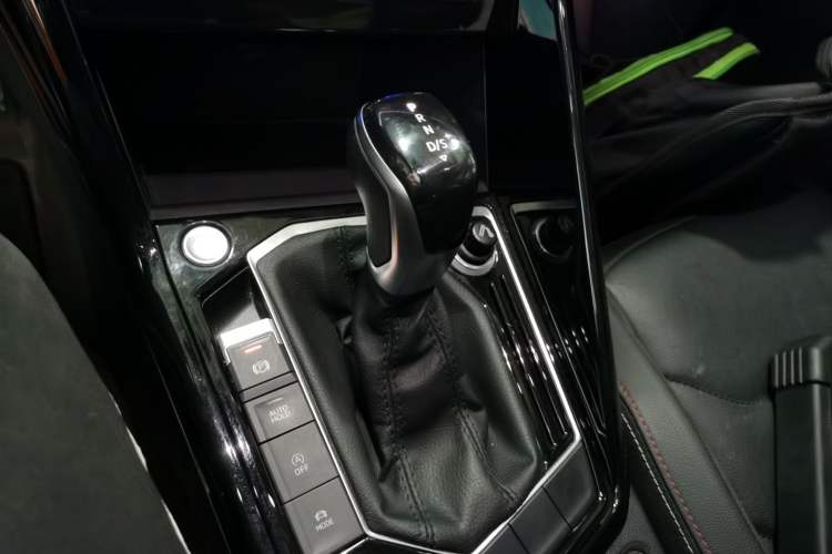 Used Volkswagen Tayron 2020 330TSI Two-Wheel Drive Luxury Smart Connectivity Version
