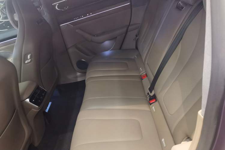 Used Hima Luxeed R7 2024 All-Electric 802 km Max
