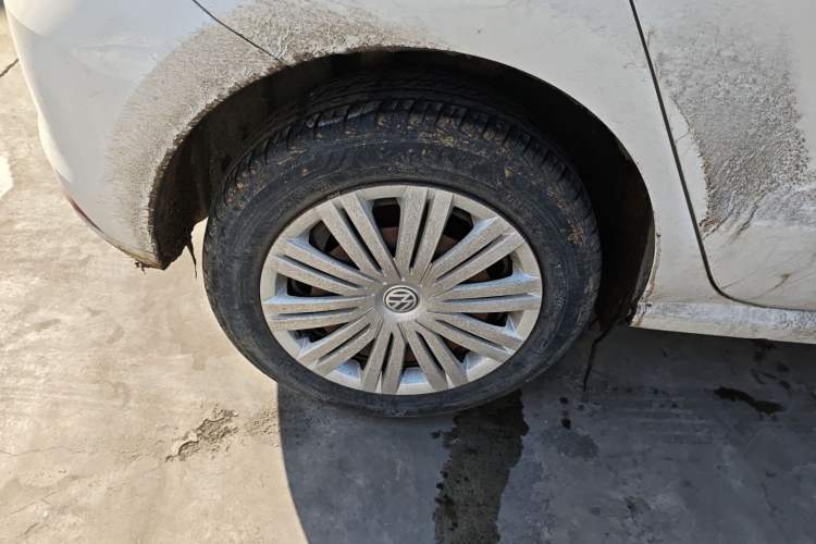 Used Volkswagen Polo 2016 1.6L Automatic Comfort Model
