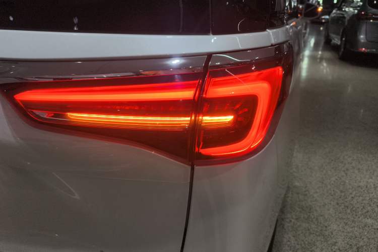 Used Buick GL8 2023 ES Lu Zun Deluxe Model
